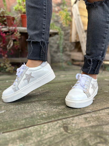 Withe sneakers 🤍🤍🤍🤍
